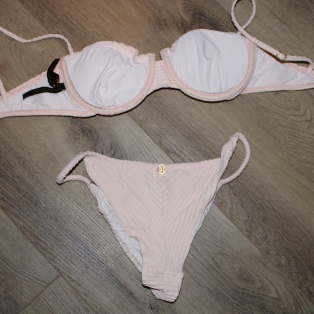 Vix Swimwear Bikini Top & Bottom - Picture 7 of 7